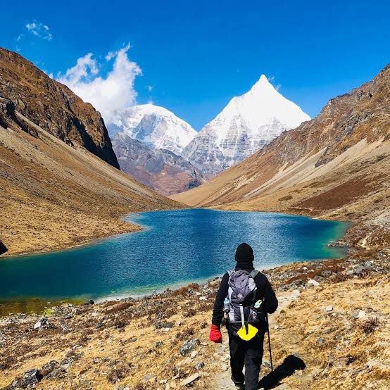 Day 7: Koina to Laya (3,800m)